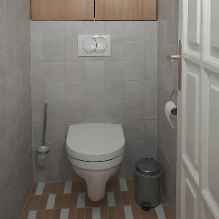 House Pecsely