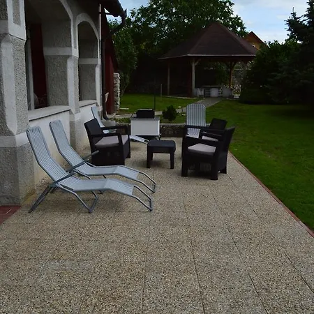 Апартаменты House Pecsely
