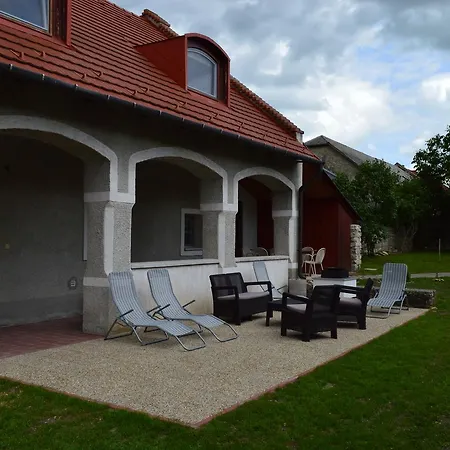 House アパート Pécsely