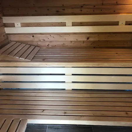 アパート House *